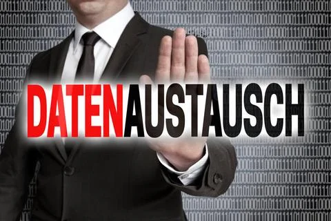 Datenaustausch mit matrix wird von Geschäftsmann gezeigt datenaustausch mi.. Stock Photos