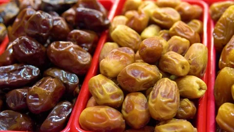 Dates of different varieties sold in the market Video stock 198724185