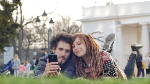 Dating in the summer park Stock Footage 89095397