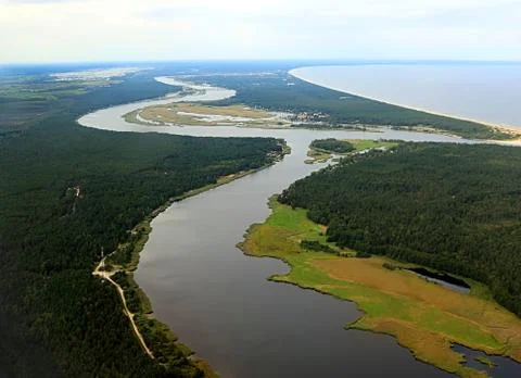The Daugava river flows into the Gulf of Riga, Baltic sea, near Riga, Latvia Stock-Fotos