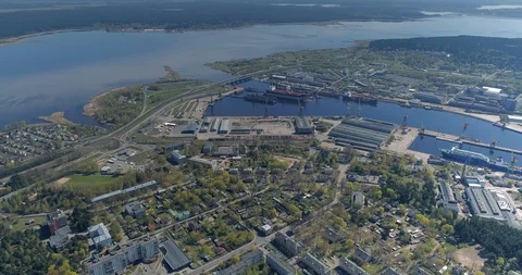 Daugava river riga city Shipyard drone flight vessel tanker and ships marine Vídeos de archivo 87607768
