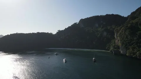 The Dauw Talae, a Chines Junk at Phi Phi Island's Monkey Bay Stock Footage 265141498