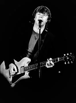 Dave Edmonds perform on Solid Gold in 1983 Credit: Ron Wolfson / MediaPunch Stock-Fotos