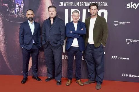  David A. Hamade (v-l). Nicholas Ofczarek, Andreas Lust, Julian Looman, zu... Stock Photos