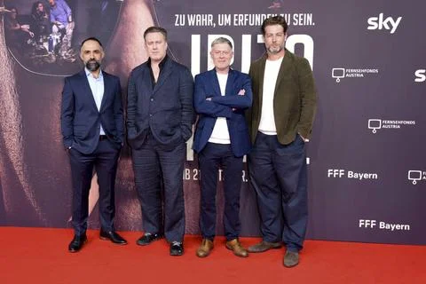  David A. Hamade (v-l). Nicholas Ofczarek, Andreas Lust, Julian Looman, zu... Stock Photos