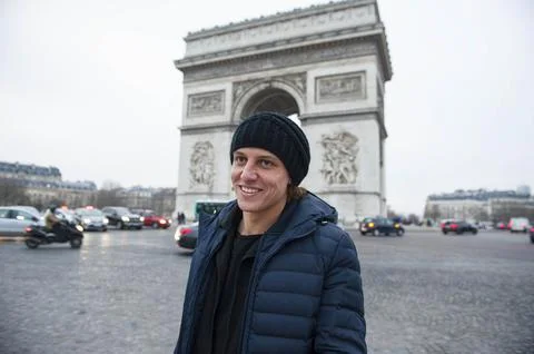 David Luiz At The Arc De Triomphe In Paris. Spt_gck_090215_football Feature Pari Stock Photos