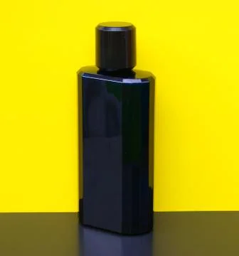 Davidoff Cool Water Eau de Toilette large perfume bottle Stock Photos