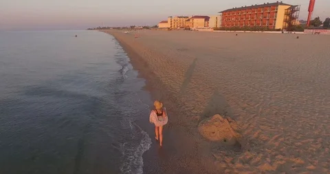 Dawn on the beach. Video stock 96195338