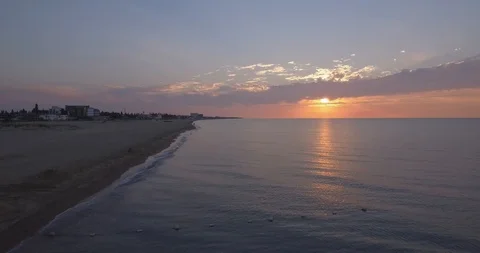 Dawn on the beach. Video stock 96195343