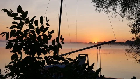 Dawn on the lake - 4K 库存影片 112321119