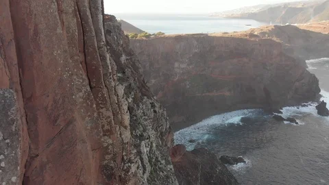Dawn over the cliff and ocean Stockbeeldmateriaal 120744967