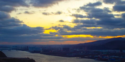 Dawn over the river in the city Stock-Footage 138672523