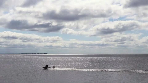 Dawn on the river Видео 158848533