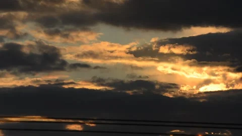 Dawn sky with clouds and birds Vidéo 144490769