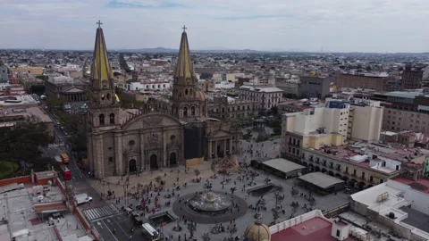 Day flying clockwise around central plaza of Guadalajara Mexico Stock Footage 170676235
