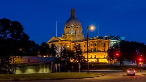 Day to night Hyperlapse of the Legislature Building in Edmonton, Alberta. Stock Footage