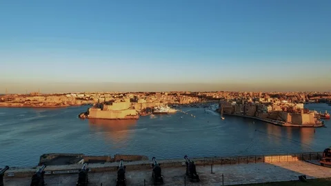 Day to night sunset time lapse of Vittoriosa and Senglea bay  (Malta) 스톡 동영상 110800242