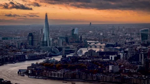 Day to night sunset time lapse view of the urban skyline of London Vídeo Stock 266130684