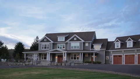 Day to night time lapse of beautiful country home. Fully released. 스톡 동영상 101239089