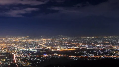 Day To Night Time Lapse Cityscape Of Chiang Mai, Thailand (pan shot) Vidéo 69206616