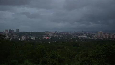 Day To Night Time Lapse, Indian City Timelapse cloudy sky, 10 Bit 422 Colors Vidéo 247355466
