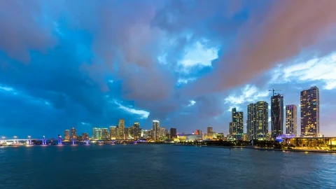 Day to night time lapse of Miami's Biscayne Bay downtown, Florida. USA 스톡 동영상 88397601