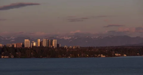 Day to night time lapse over city with lake Stock-Footage 165240178