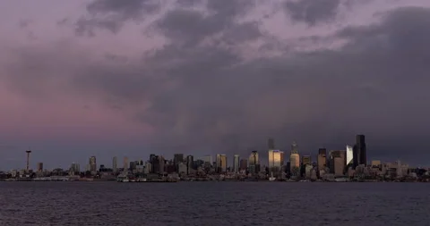 Day to night time lapse over downtown Seattle Video stock 166198099