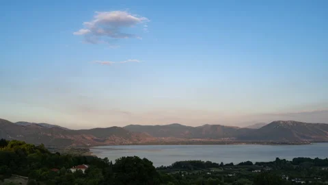 Day to night time lapse. Starry evening night sky in pastel blue, pink clouds Stock-Footage 201419118