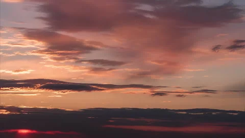 Day to night time lapse. The sunset with dramatic colored clouds 스톡 동영상 305158801