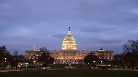 Day to night time lapse of the us capitol building in washington Stock Footage 75436125