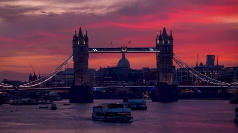 Day to night time lapse view of the Tower Bridge in London Stock Footage 231885659