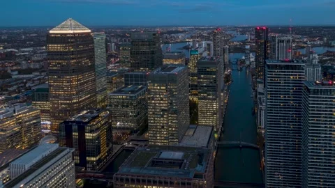 Day to night time lapse view of the financial district Canary Wharf Stock Footage 261401187