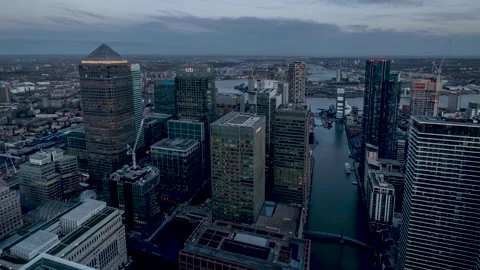 Day to night time lapse view of the skyscrapers at Canary Wharf London Vídeo Stock 266130200