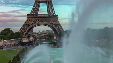 Day to night Time Lapse of world famous Eiffel Tower Video stock 61719418