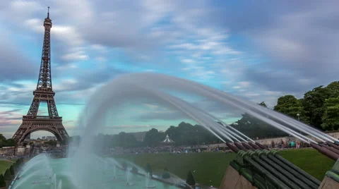 Day to night Time Lapse of world famous Eiffel Tower 스톡 동영상 61721204