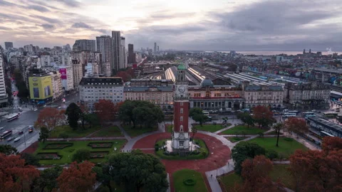 Day to night timelapse clip of the Torre Monumental in Buenos Aires 스톡 동영상 341667534