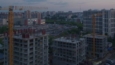 Day to night timelapse of the constriction site of the living building in the Video stock 346061812