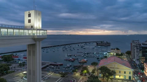 Day to Night Timelapse of Lacerda Elevator in Salvador, Bahia, Brazil, Zoom Out Vídeos de archivo 309198611