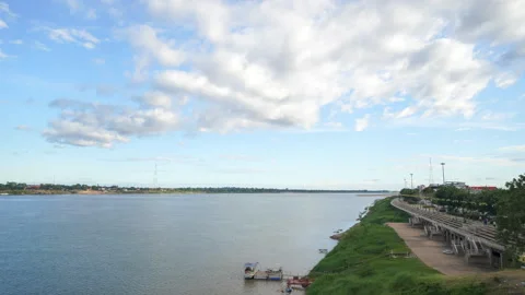 Day to night timelapse of Mekong river and Nakhon Phanom riverside. Stock Footage 155042696