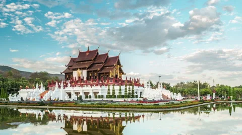 Day to night timelapse of Royal Flora temple Chiang Mai, Thailand Stock Footage 67844072