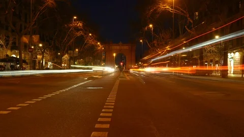 Day to night timelpase of the Arc de Triomf in Barcelona, Spain. Video stock 126810633