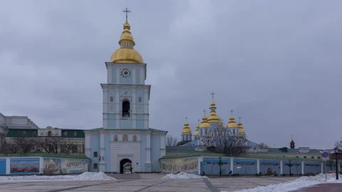 Day to night transition. Time lapse of St. Michael's Cathedral in Kiev, Ukrai Stock-Footage 169955943