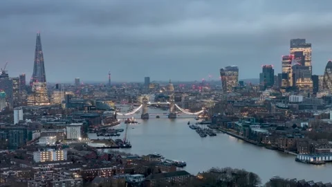 Day to night winter time lapse view of the London skyline Stock Footage 319026042