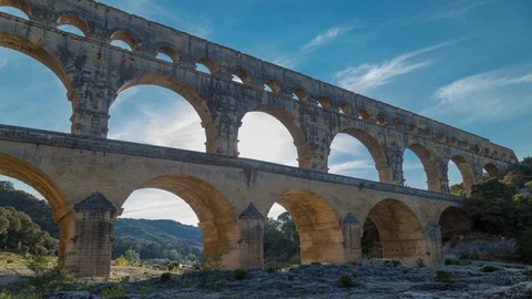 Day time lapse an old roman bridge, pont du gard aqueduct Vídeos de archivo 95944087