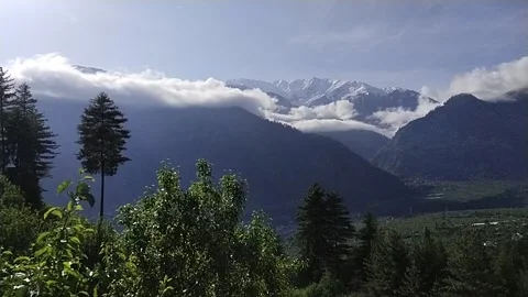 Day time sunny mountain view Vidéo 240842146