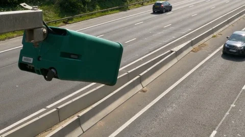 Day view average speed traffic camera over UK Motorway 4K Vídeos de archivo 75938053