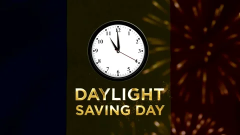 Daylight saving day concept featuring a round analog wall clock showing tim.. 库存影片 346541282