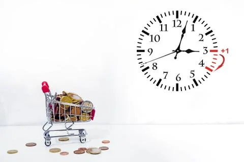 Daylight Saving Time. DST. Wall Clock going to winter time. Foto stock