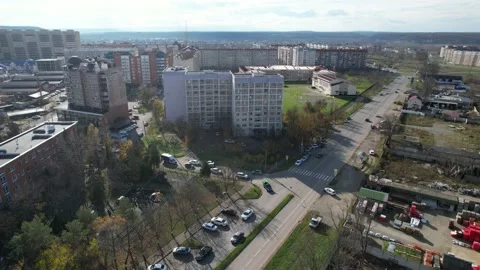 Daytime car traffic. 스톡 동영상 222418501